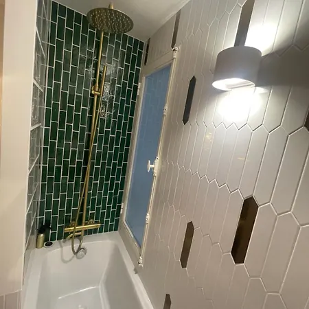 Apparemment Familiale Centre 3ch 3sdb *