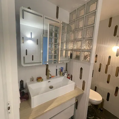 Apartament Apparemment Familiale Centre 3ch 3sdb Paryż