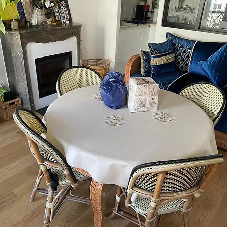 Apparemment Familiale Centre 3ch 3sdb Paryż